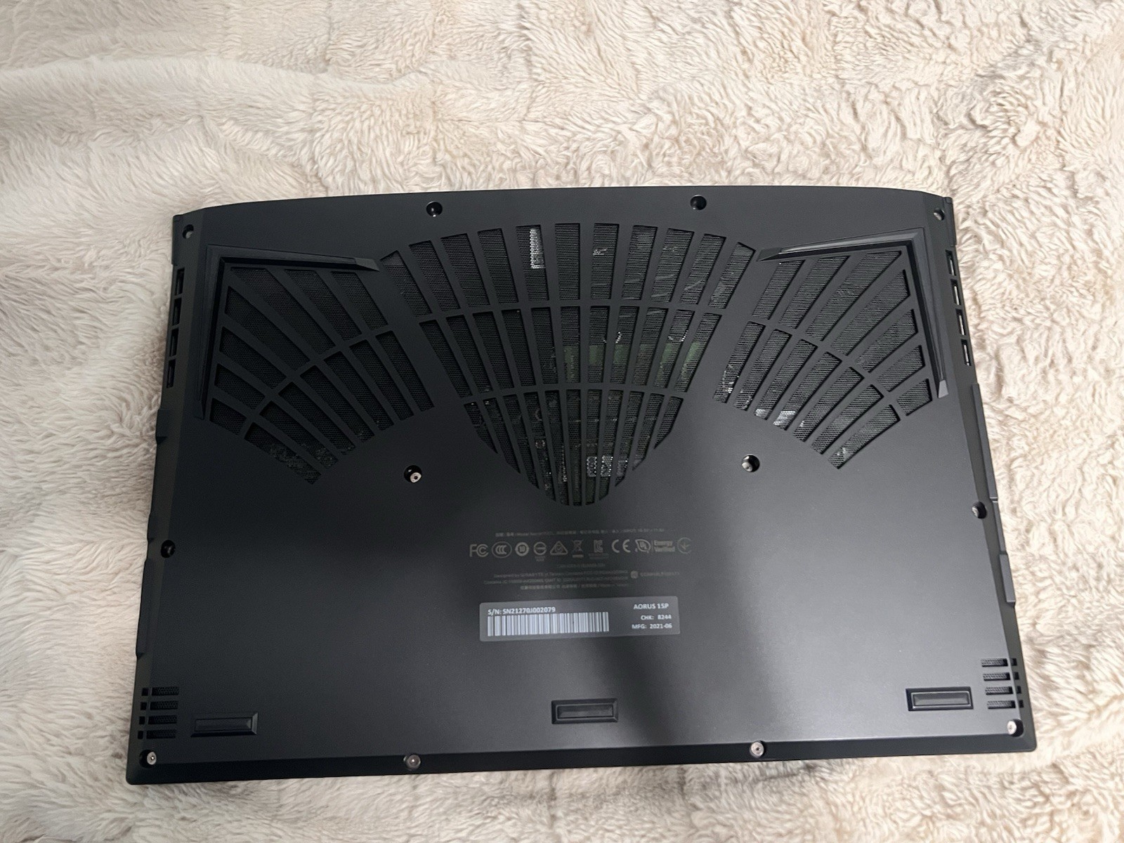 Gigabyte AORUS 15P 15.6″ Full HD 240Hz Gaming Notebook Computer – SKU#1570858