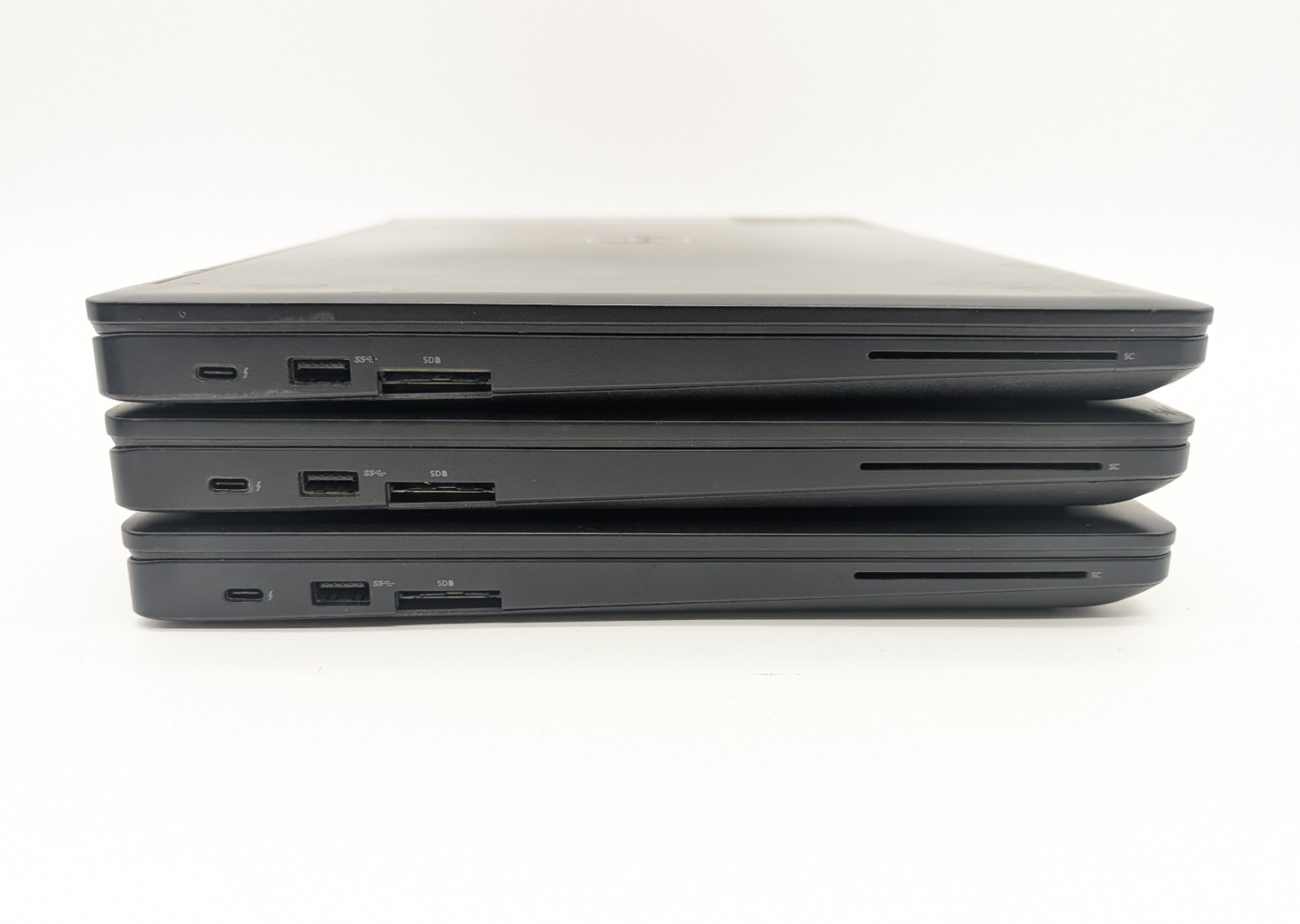 Lot of 3 Dell Latitude 5580 – Intel Core i7-7600U 2.9 GHz 8GB DDR4 RAM No OS/SSD