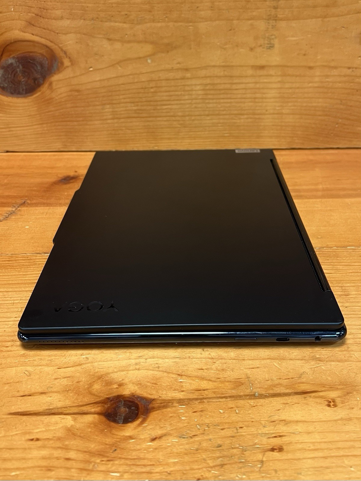 Lenovo Yoga 9 2-in-1 14″ OLED Touch Intel Evo Ultra 7 155H 32GB RAM 1TB SSD