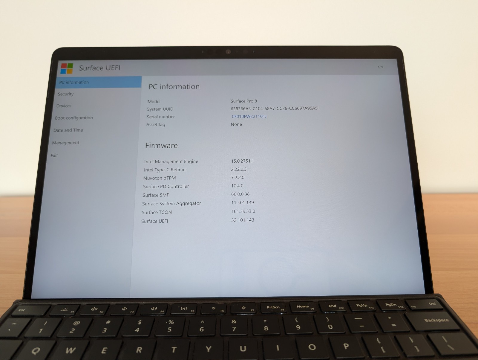 Microsoft Surface Pro 8 I7-1185G7 3.0GHz, 16GB RAM, 512GB SSD, Charger, Keyboard