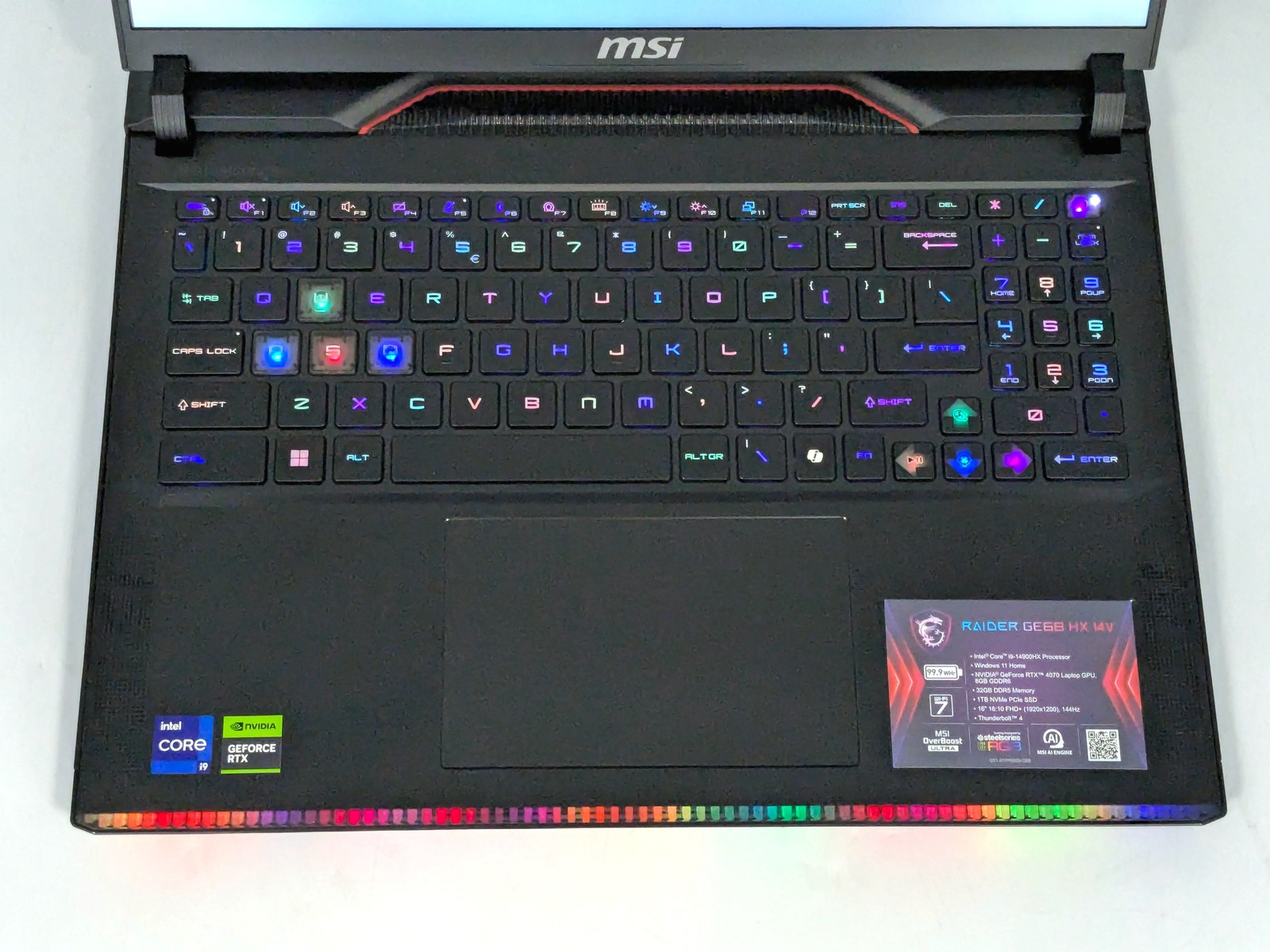 MSI Raider GE68 HX 14VGG 16″ i9-14900HX 32GB DDR5 1TB SSD RTX 4070 Windows 11H