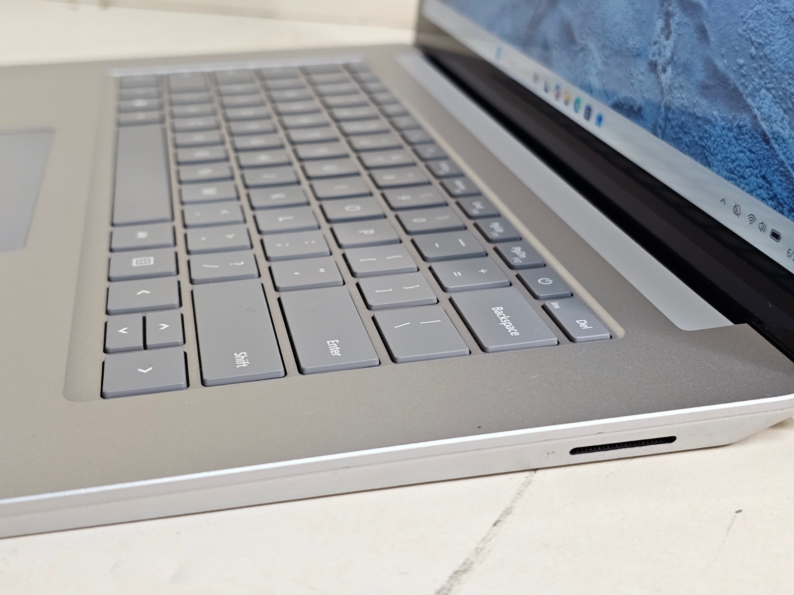 Microsoft Surface Laptop 3 1872 – i5-1035G7 8GB 128GB SSD – 15″ Touchscreen – SP