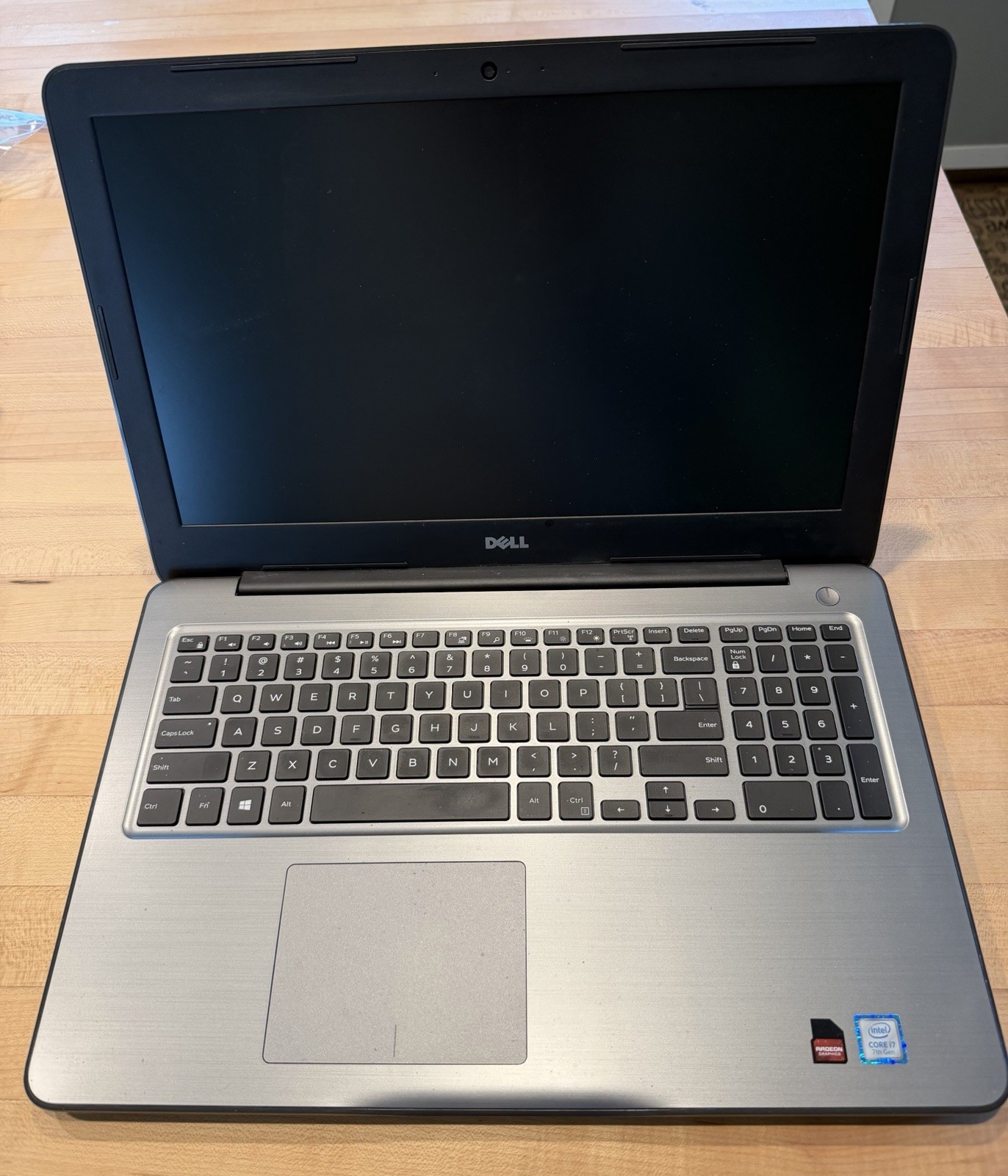 Dell Inspiron 5567 15.6″ Intel i7-7500U @ 2.70GHz 8GB RAM 256GB SSD W10H
