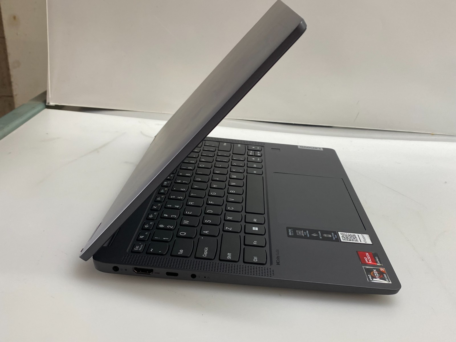 Lenovo IdeaPad Flex 5 14″ Touch Ryzen 3 2.7GHz 8GB RAM 256GB NVMe Radeon W11H