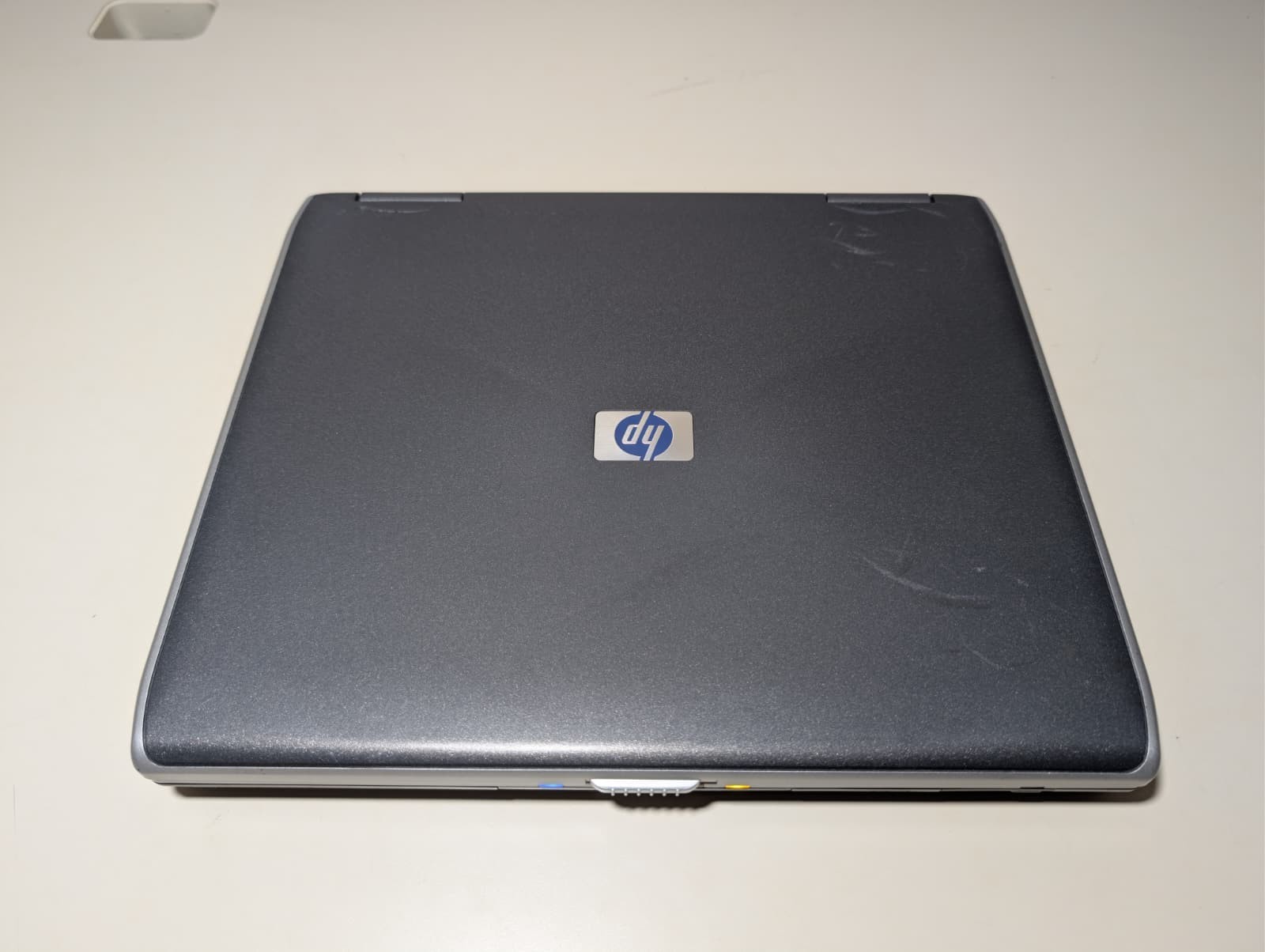 15″ HP Compaq NX9020 | Intel Celeron 256MB RAM 20GB HDD | Windows 98SE