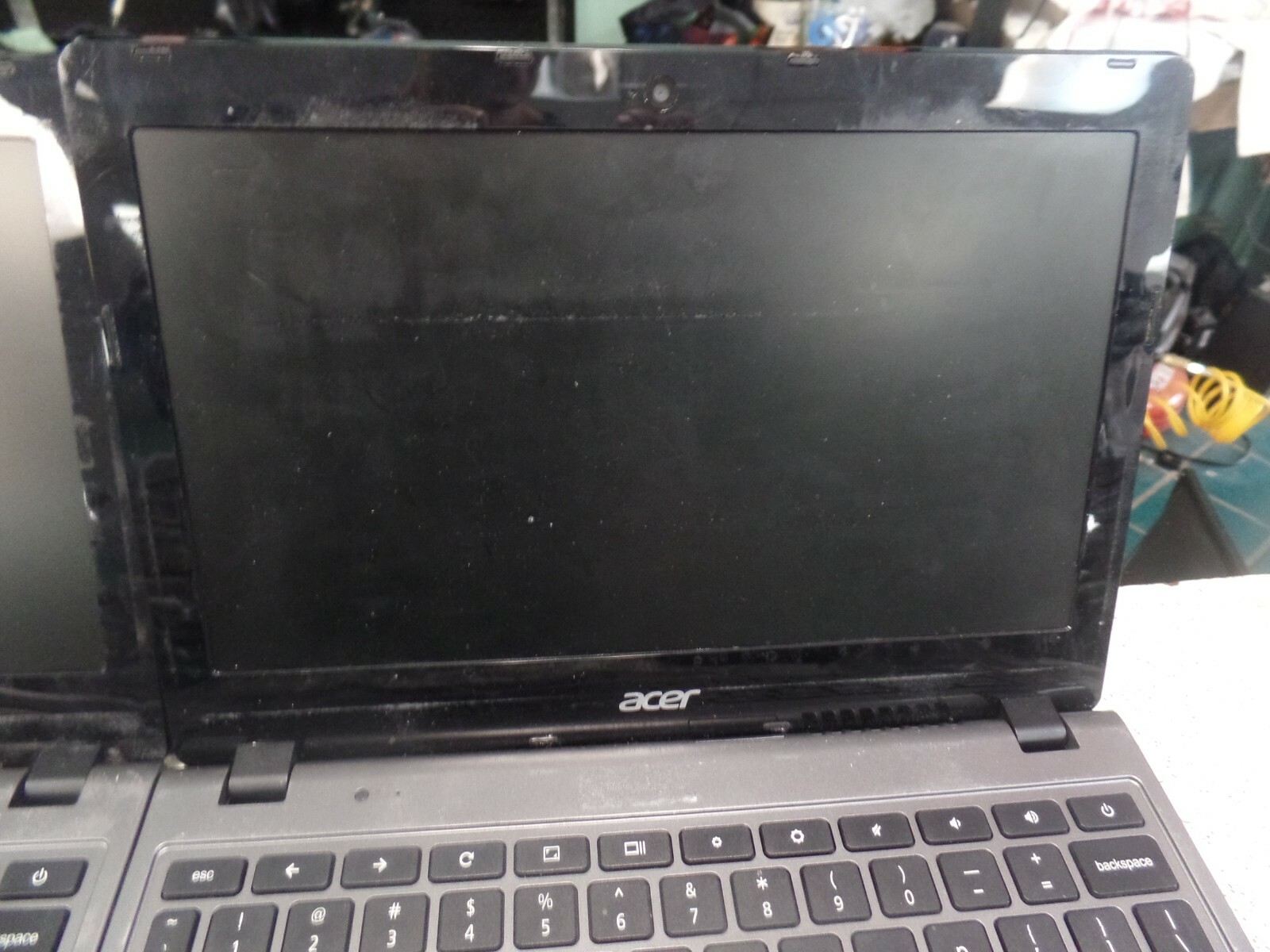 PARTS/REPAIR Lot of 2 ACER Chromebook C720 (11.6″, 16GB SSD, 2 GB RAM, Celeron)