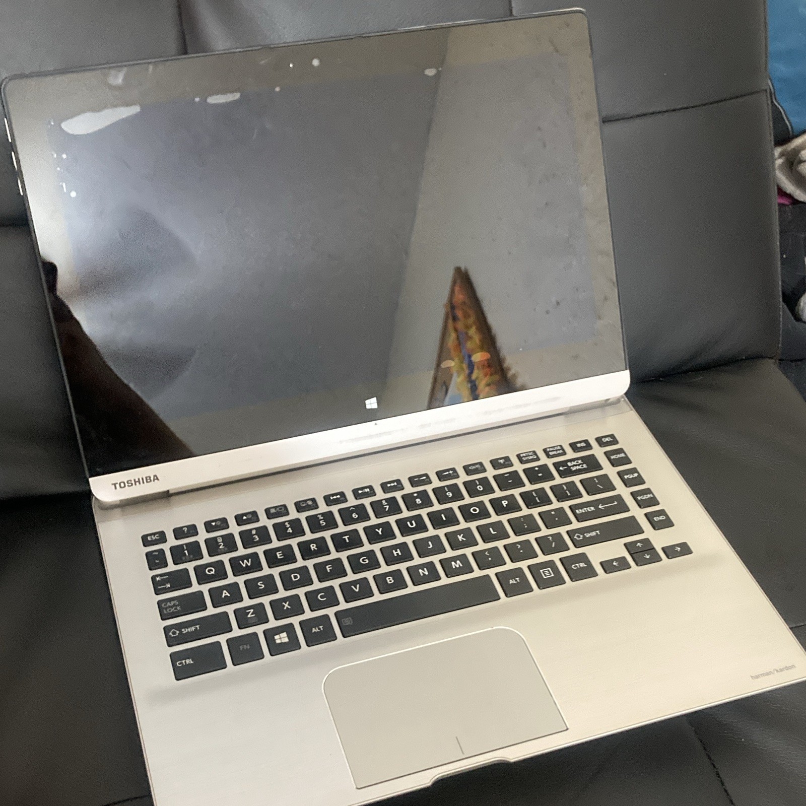 Toshiba Satellite Click 2 Pro P35W-B3220 (For Parts, no charger)