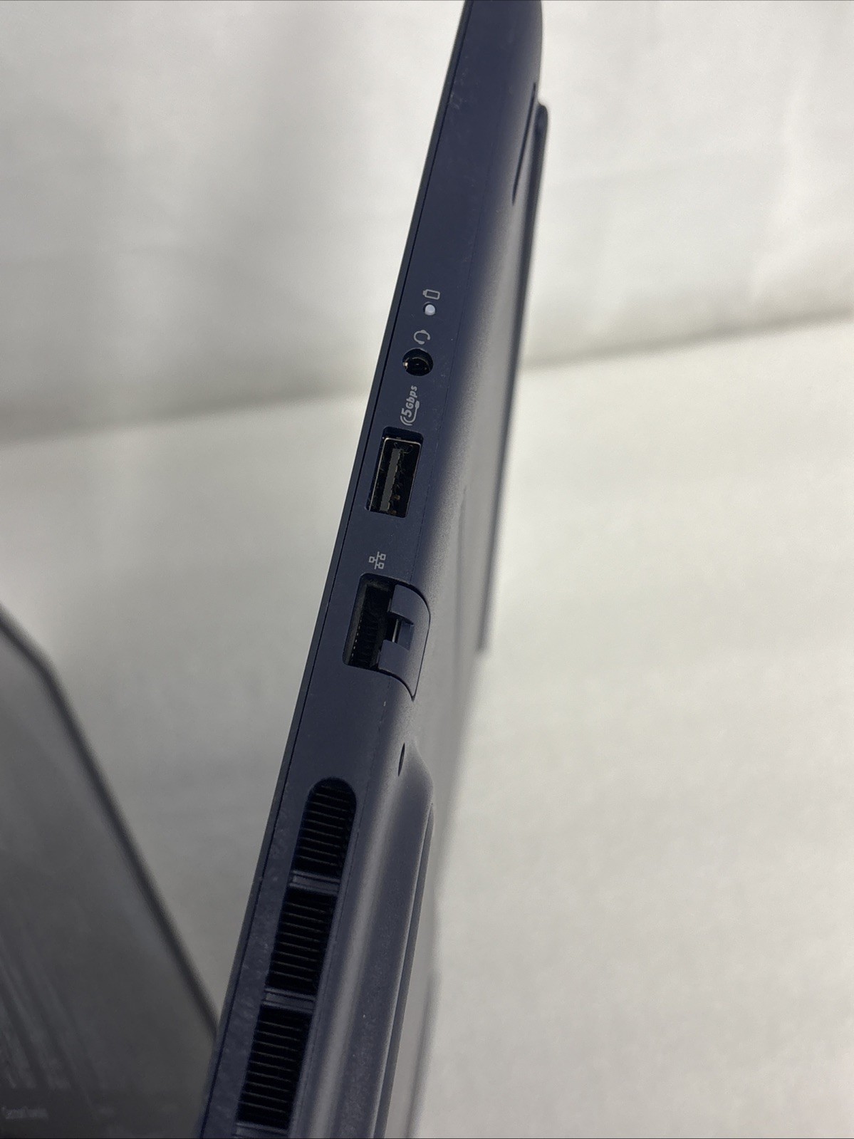 Dell Alienware 16 Aurora (1TB, Intel Core 7, 16GB, RTX 5050, Windows 11 Home)