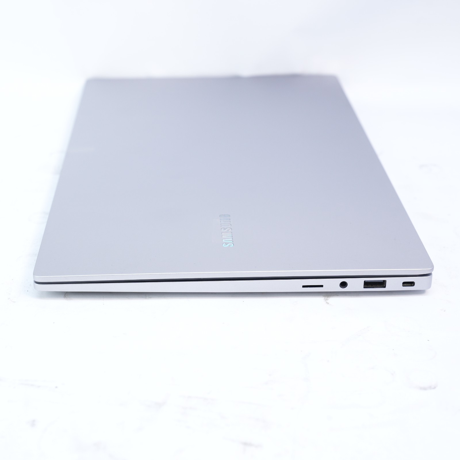 Samsung Galaxy Book4 NP750XGL 15.6″ Core 7 150U | 16GB RAM | 512GB SSD T12-C8