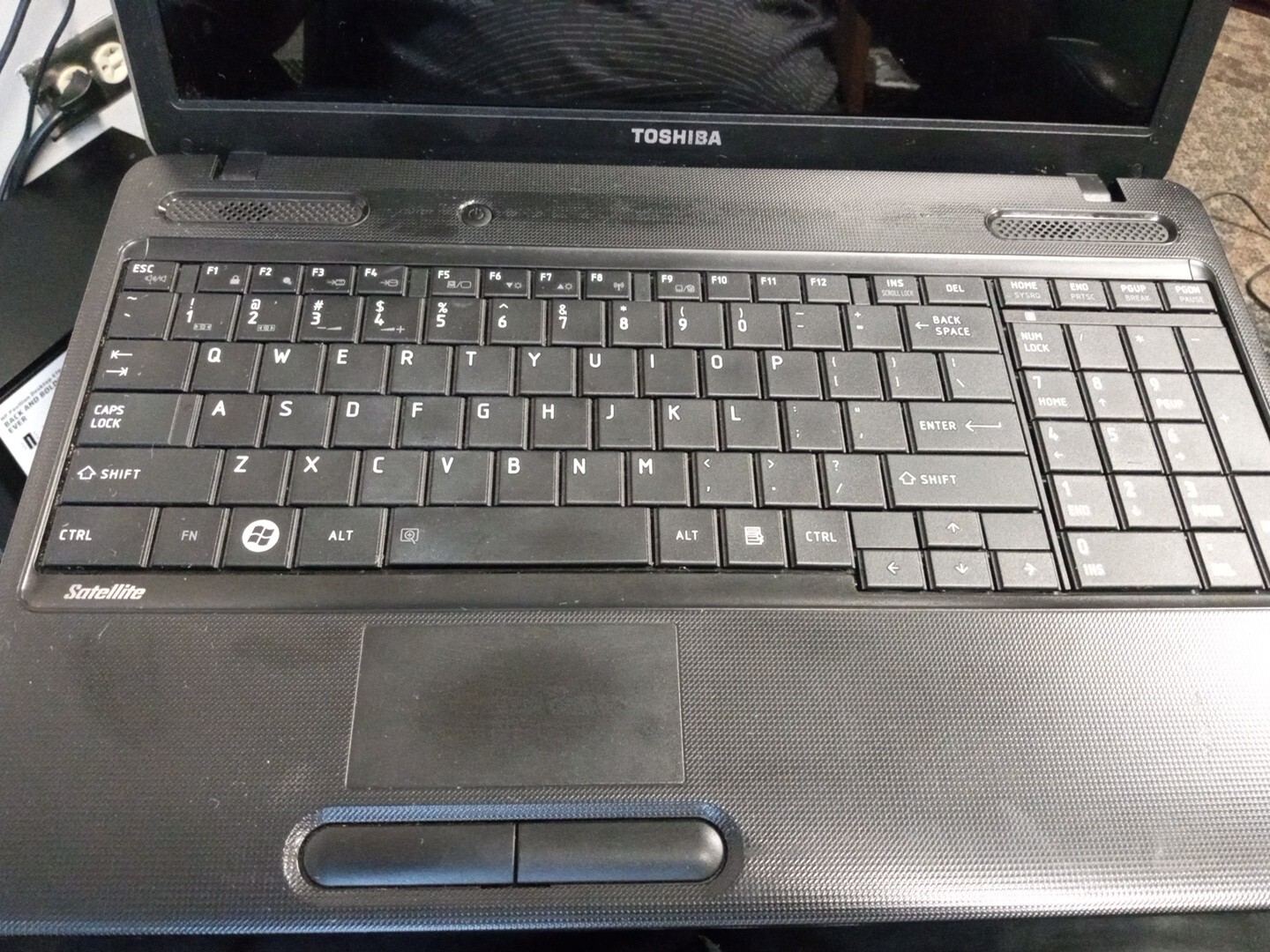 TOSHIBA Satellite 15.6″ C655D-S5511 C655D-S5515 parts only as is