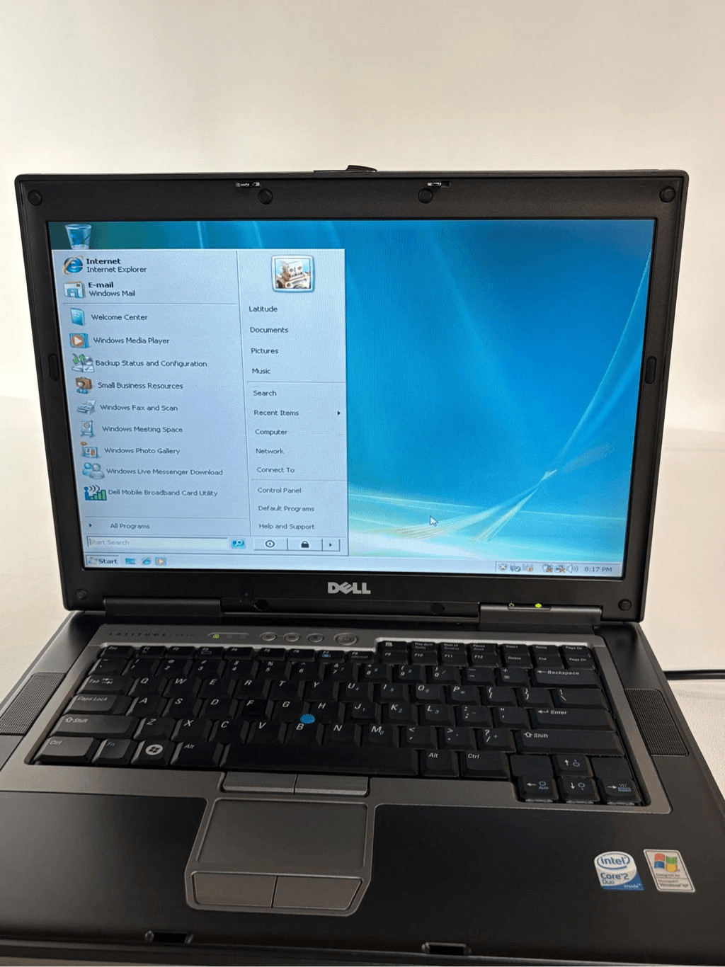 Dell Latitude D830 Duo 2.0GHz WinVista Laptop 2.5GB RAM 320GB CD/DVD w/Charger