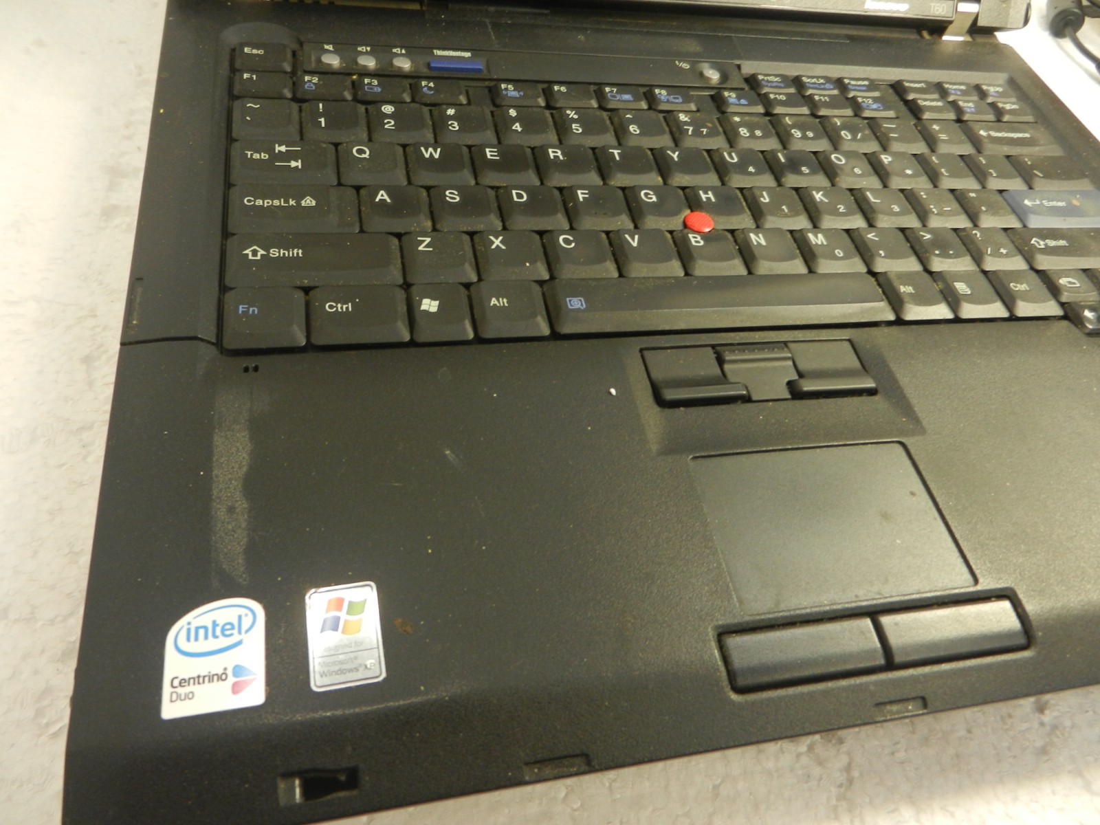 IBM 15″ Lenovo T60 Thinkpad – Core 2 Duo T2400 @ 1.83GHz / 1GB – LINUX MINT 13
