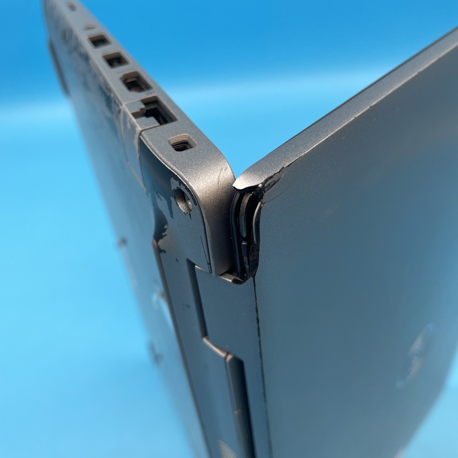Dell Latitude 5420 | i7-1185G7 | 16GB RAM | 256GB SSD | NO OS | 53% BATT