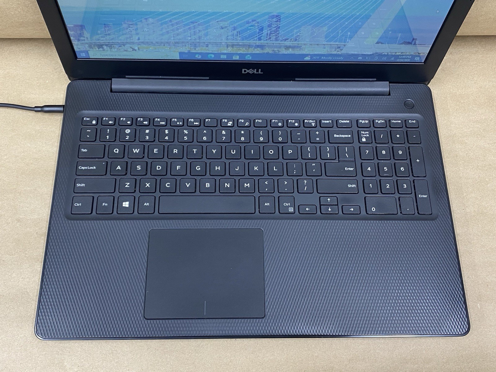 Dell Inspiron 3593 – 16″ HD – Touch – i3-1005G1 – 8GB – 256GB – Win 10 – READ