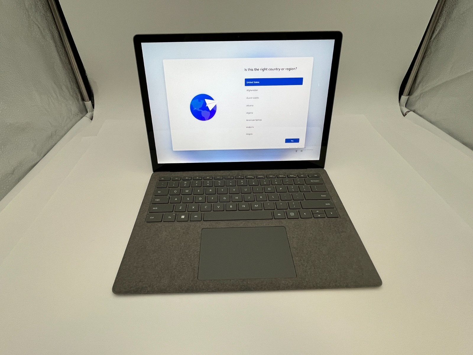 Microsoft Surface Laptop 4 1950 13.5″ Touch i7-1185G7@3.0GHZ 16GB RAM 512GB NVME