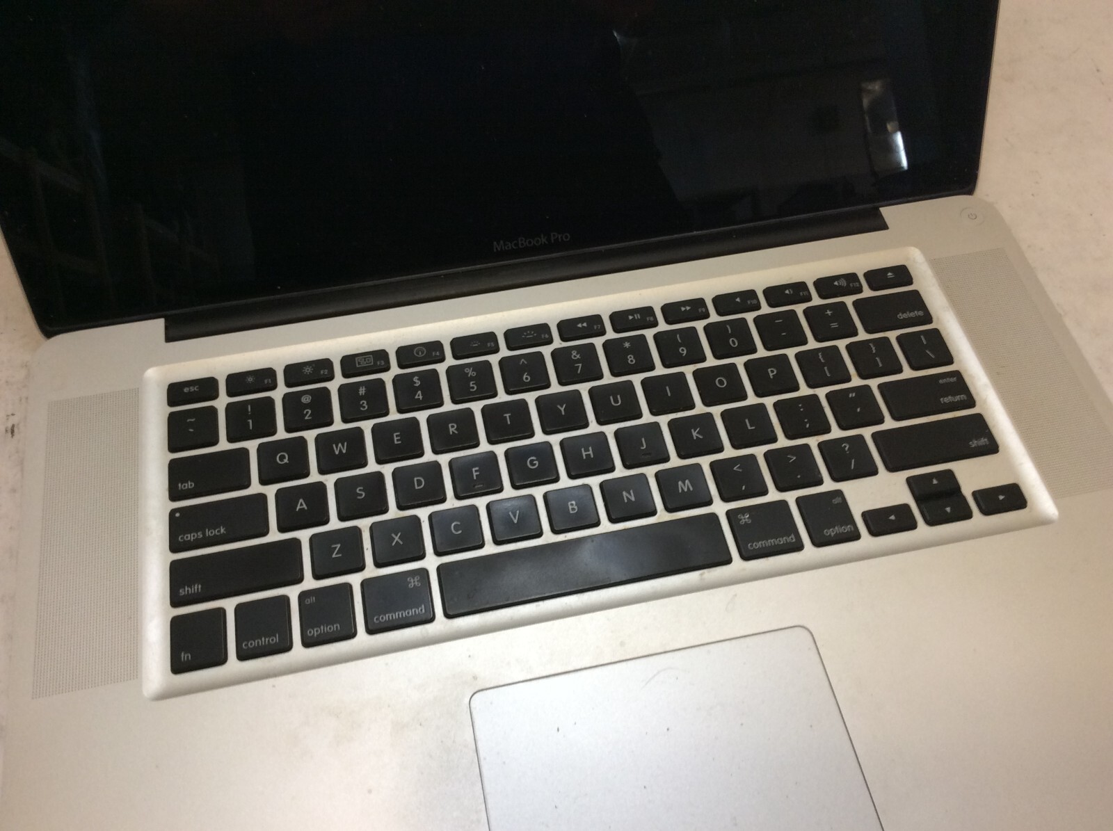 MacBook Pro 5,1 Late 2008 Laptop 15″ Intel Core 2 Duo 2.53GHz WON’T TURN ON -PP