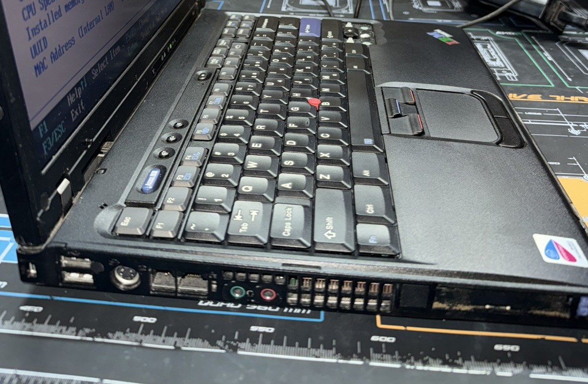 IBM ThinkPad R52 Intel Pentium M 1.86-15″ – 512MB RAM-40GBHD- WXP-MISSING KEYS