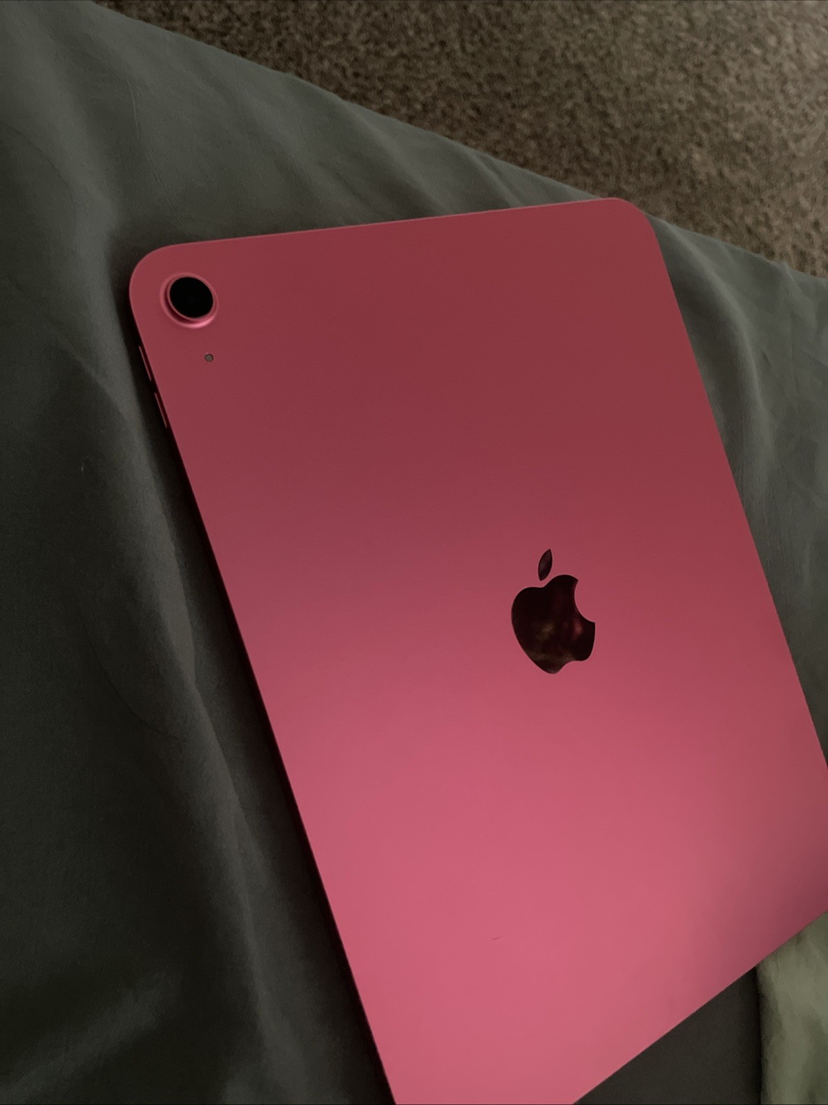 New iPad, iPadA16 (11th gen) (color Pink) Brand New No Scratches. W Charger!