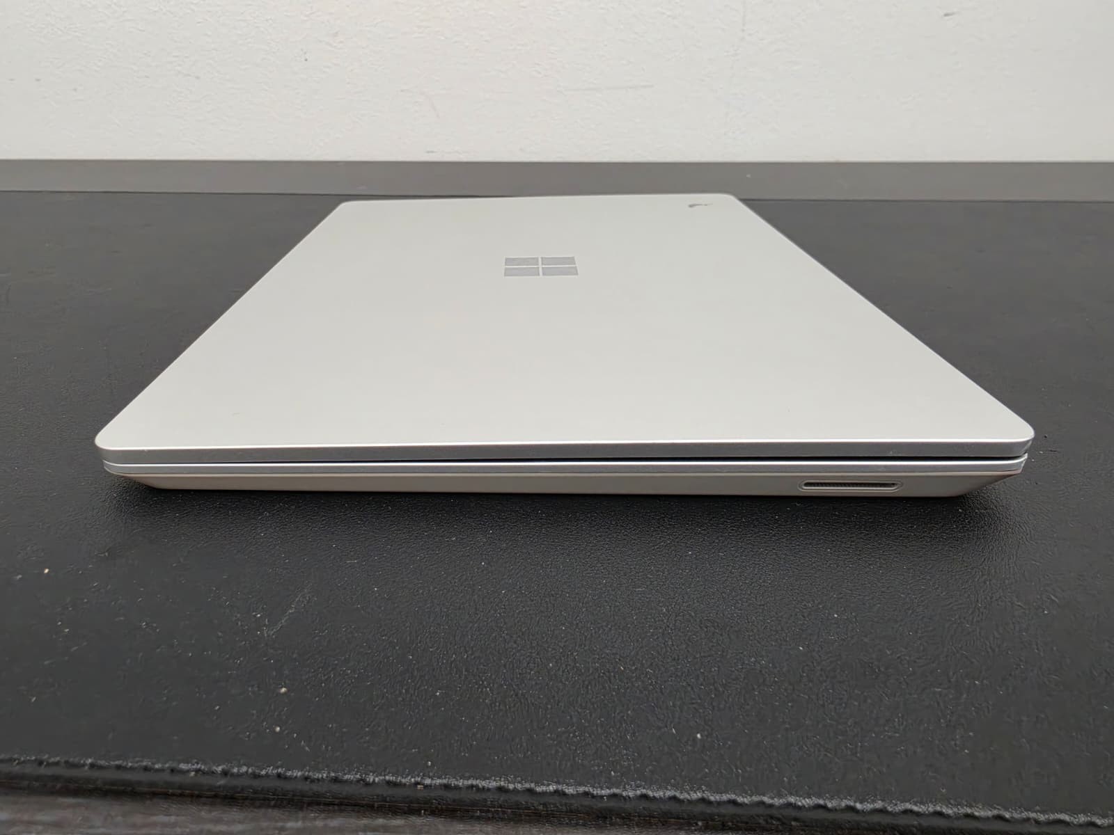 Microsoft Surface Laptop Go 2 – 12.4″ – i5-1135G7 16 GB Ram 256GB SSD Win 11