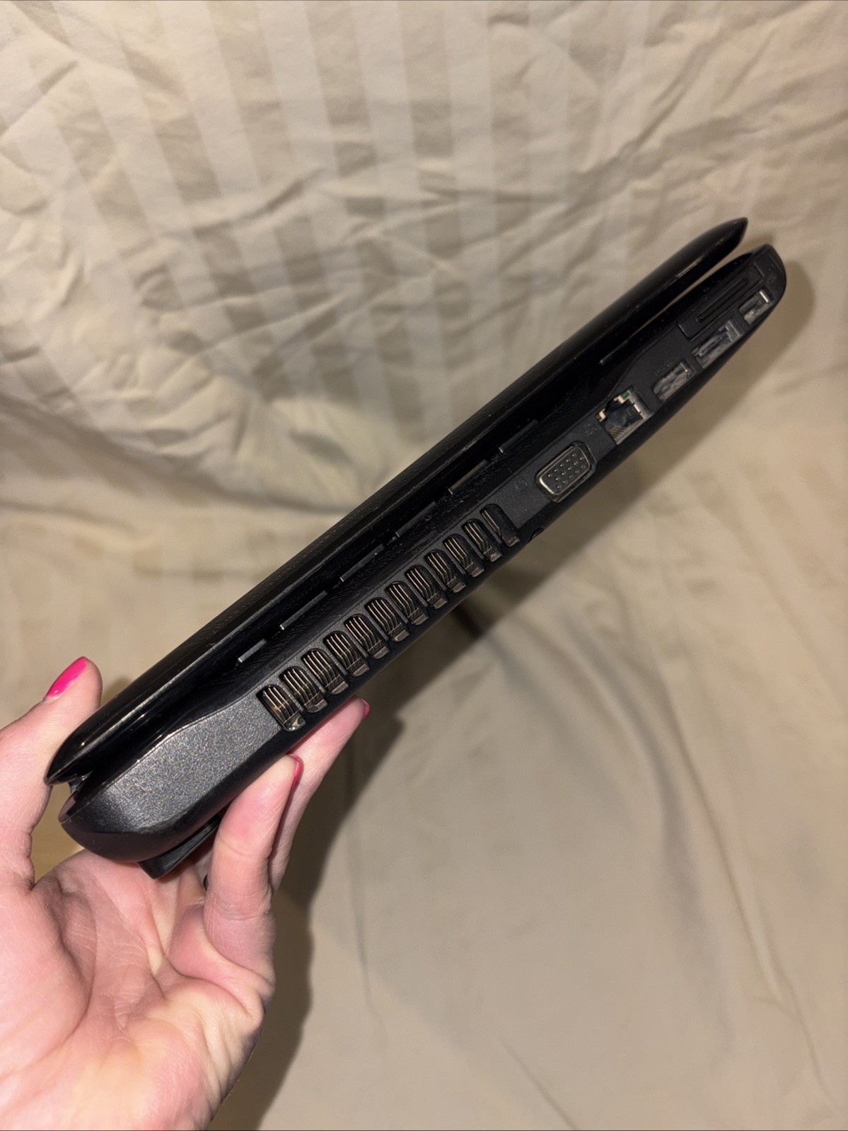 Toshiba Satellite A665-S6080 _ i3-M370 @ 2.4 _ 4GB RAM _ 500 GB_ windows 10 home