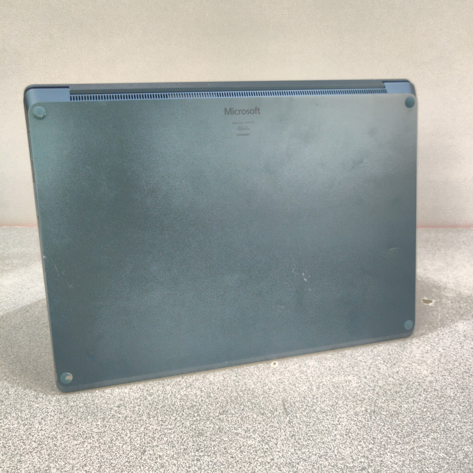 Microsoft Surface 2, 1769 i7-7660U 8G 256GB W10PRO FAIR CONDITION, No Adapter