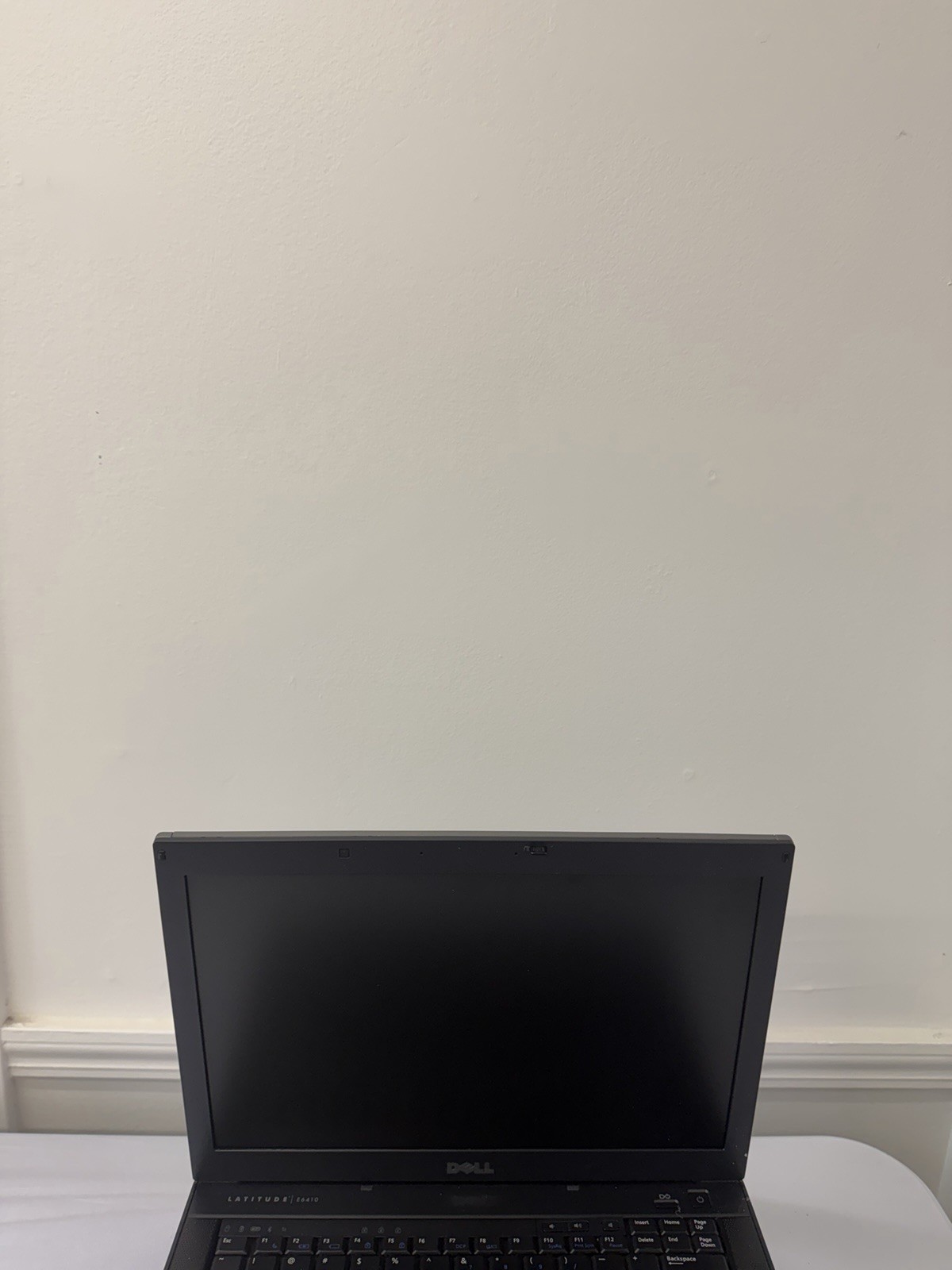 Dell Latitude E 6410 Laptop – Good Screen – Intel i5-M560 – Read Desc
