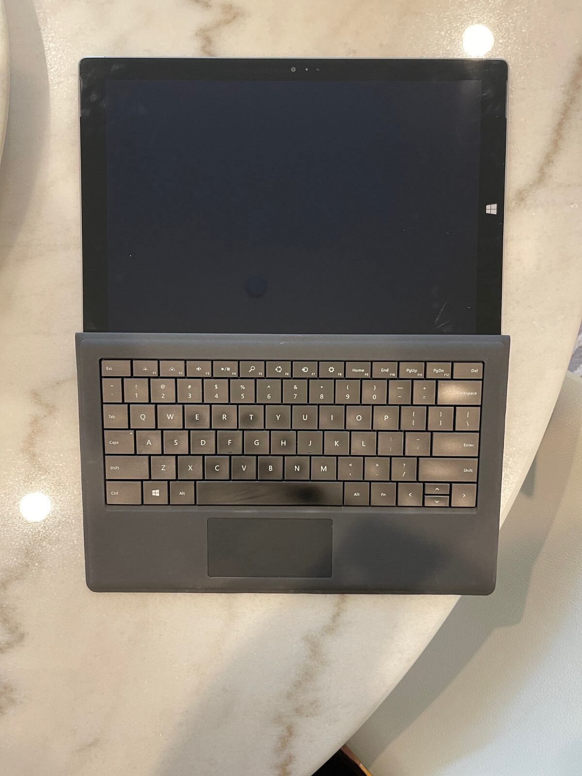 Microsoft Surface Pro 3 (4GB RAM 64 GB SSD, Intel Core i3, Windows 8.1)