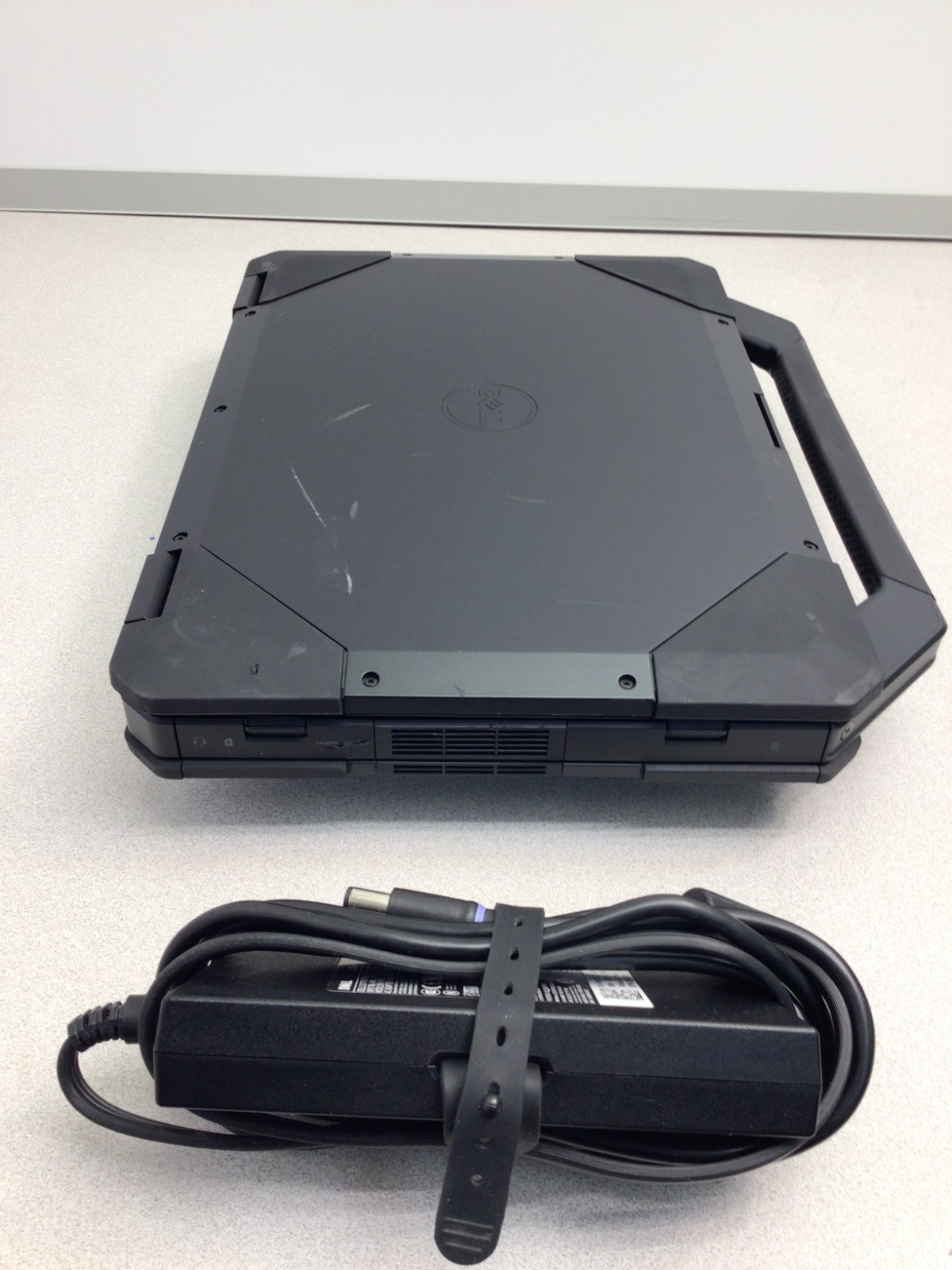 Dell Latitude 5414 14″ 256GB SSD Core i5-6300U, 2.40GHz, 8GB !!BAD BATTERY!!