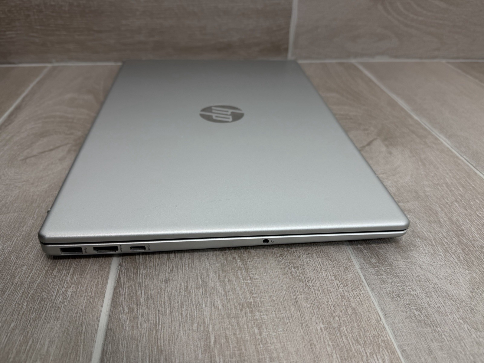 HP 15-fc0046nr 15.6” Touch Laptop Ryzen 5 7520U 8GB RAM 256GB NVMe SSD Win-11