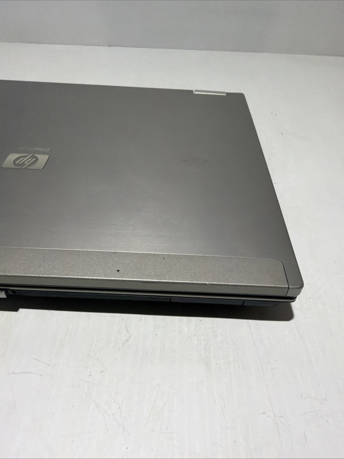 Hp Elitebook 6930p 14″ Laptop Core 2 Duo P8700 2gb Ram No Drives Boots Bios