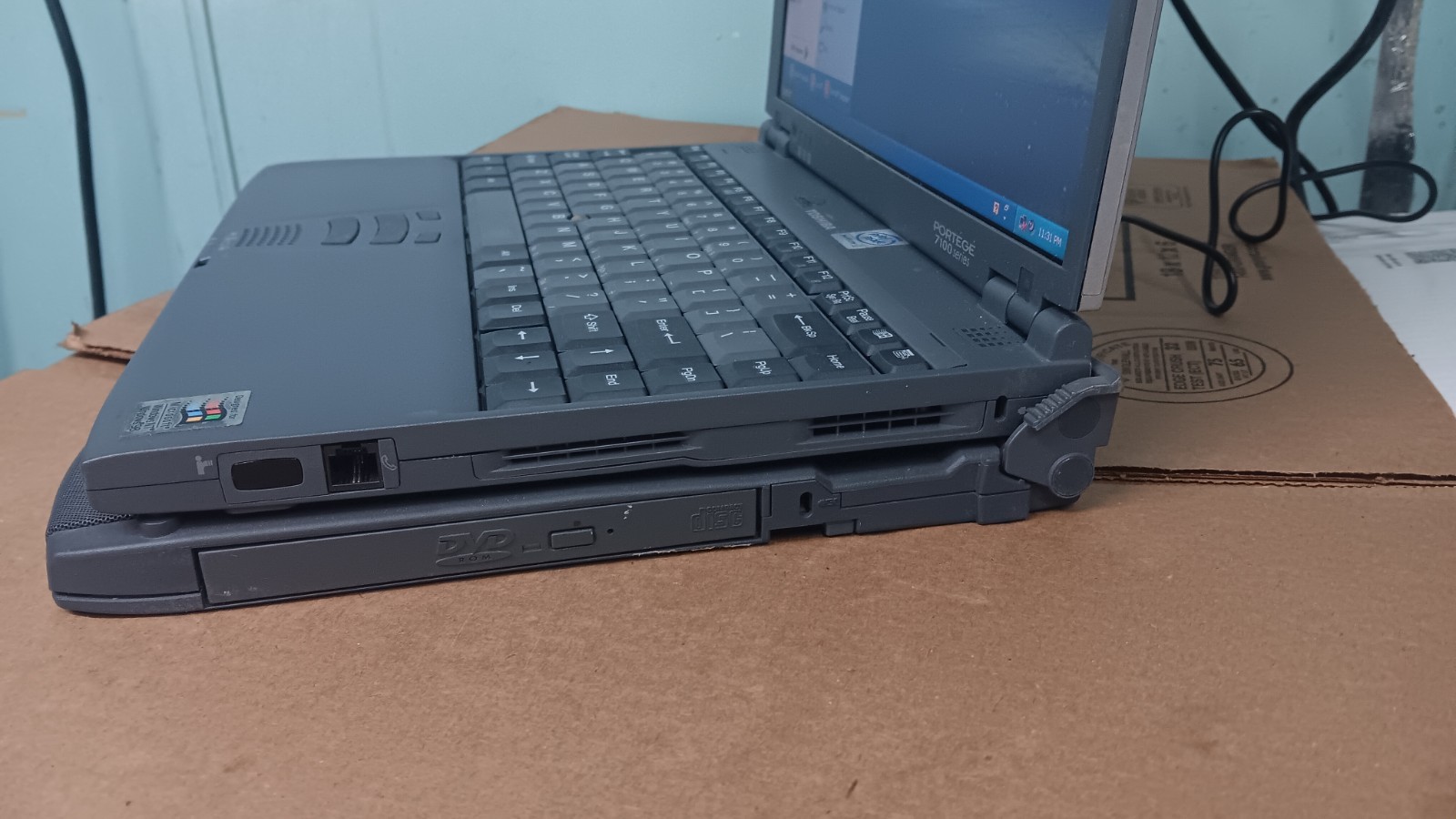 Vintage Toshiba Portege 7100CT Laptop Windows XP pro Docking station DVD Floppy