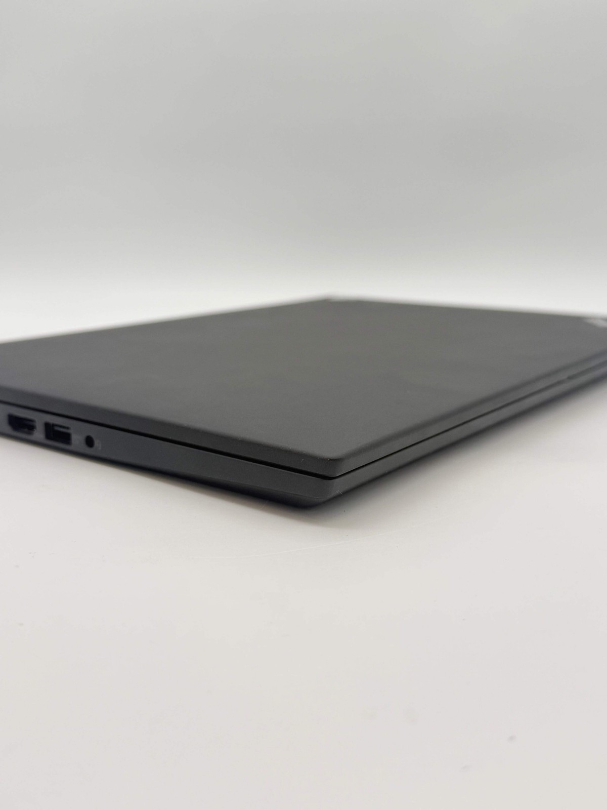 Lenovo ThinkPad T14 Gen 4 14″ Core i5-1345U 16GB RAM 256GB Touchscreen Black