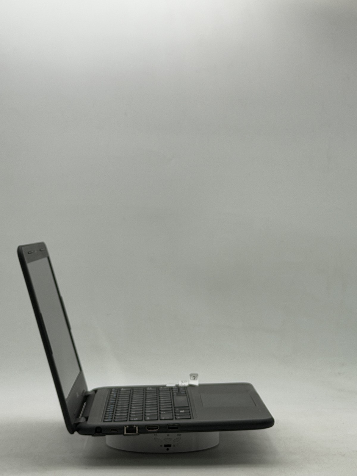 Dell Latitude 3310 13.3in i5-8265U 8GB 128GB NO OS *Read*