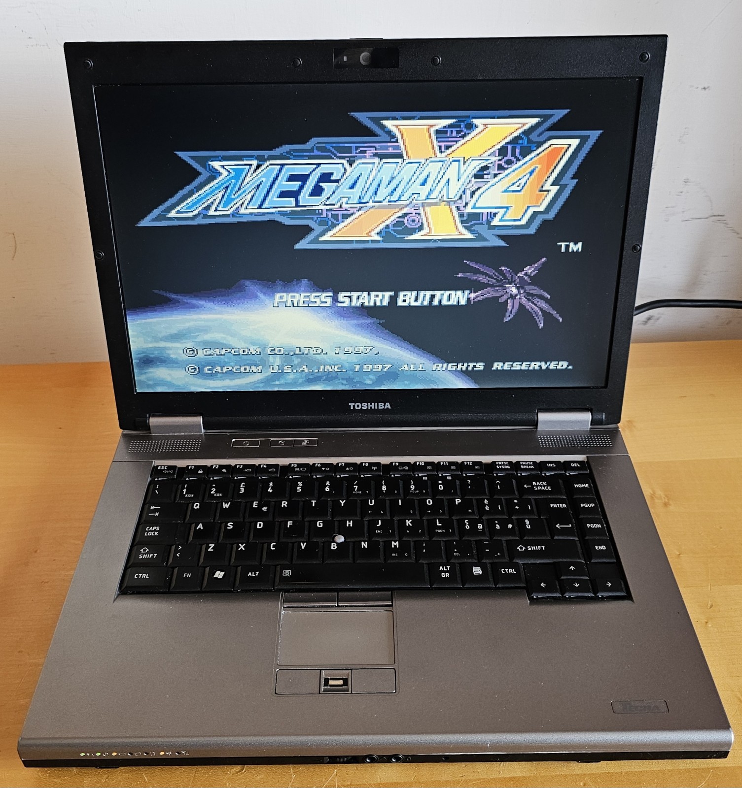 Toshiba Tecra A10-124 Windows 7 15.4″ Retrogaming N64 PS1 SNES SEGA Notebook PC