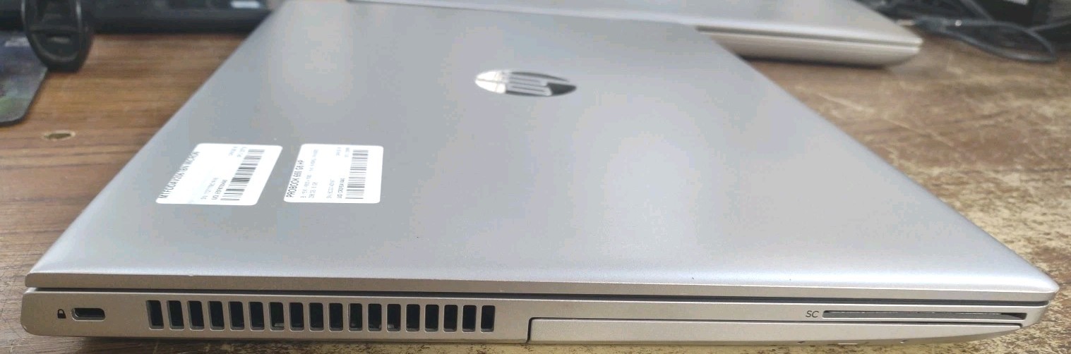 HP Probook 650 G5 LAPTOP 15.6 W/ i5-8365U 1.60GHz, 8GB, 256GB.