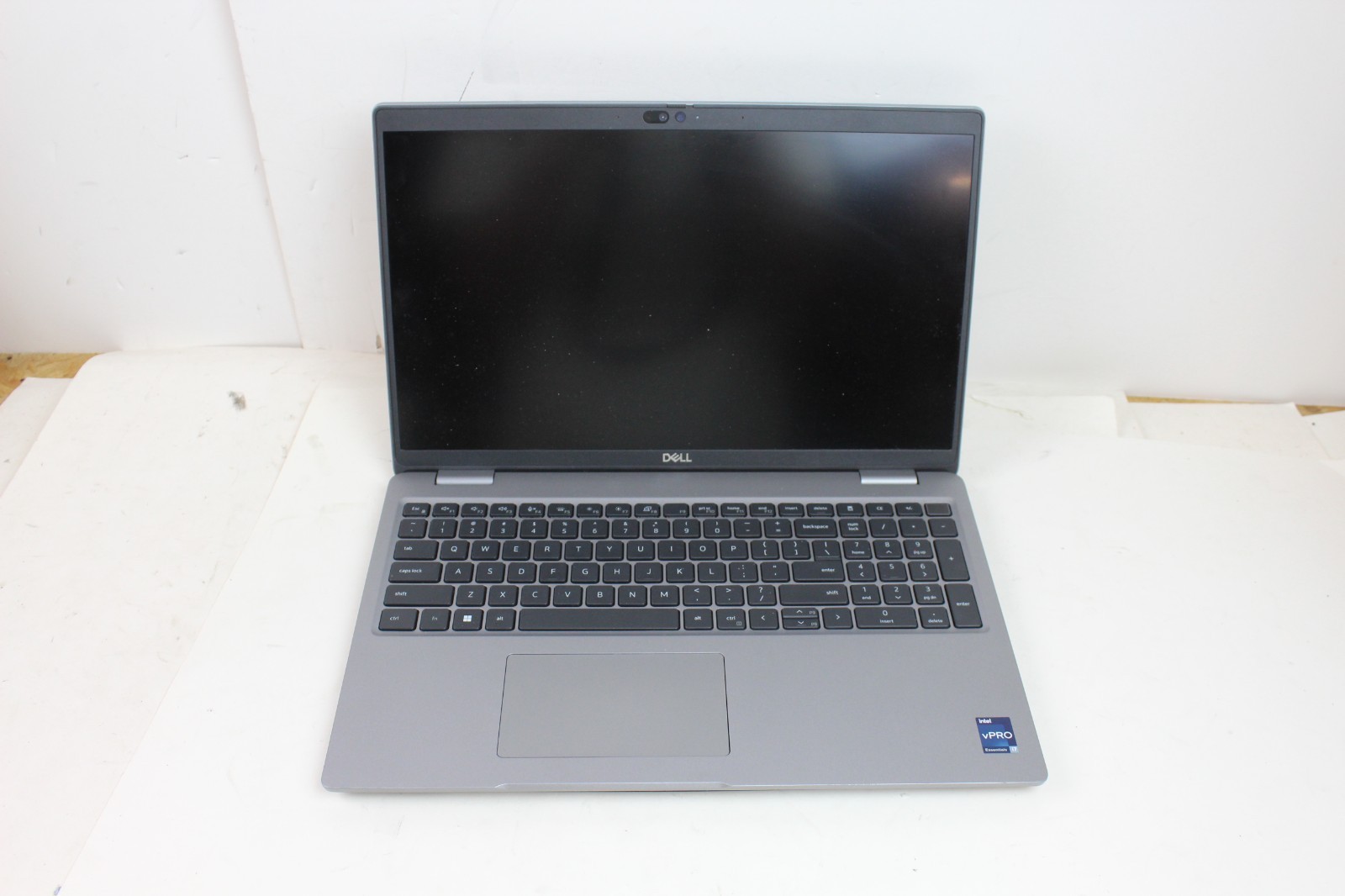 AS IS PARTS NO POWER Dell Latitude 5540 15.3″ i7-1365U 8GB RAM NO HDD