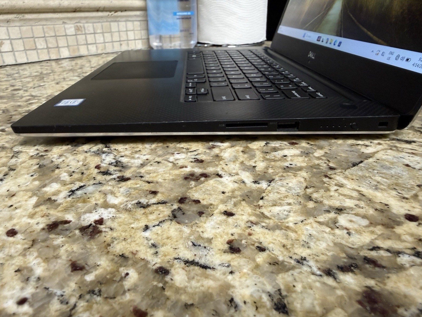 Dell XPS 15 9570 Intel Core i5-8300H 2.3GHz 8GB RAM 256GB NVMe GTX 1050 No OS