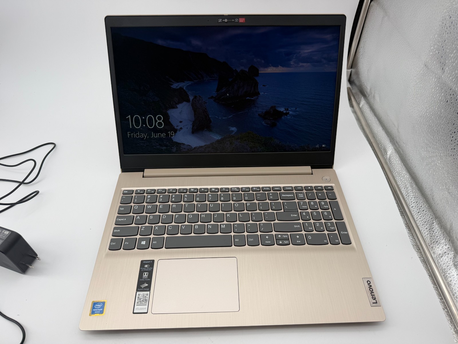 Lenovo Ideapad 3 15IML05 15.6″ Pentium Gold 6405U 2.4GHz 4GB RAM 1TB HDD