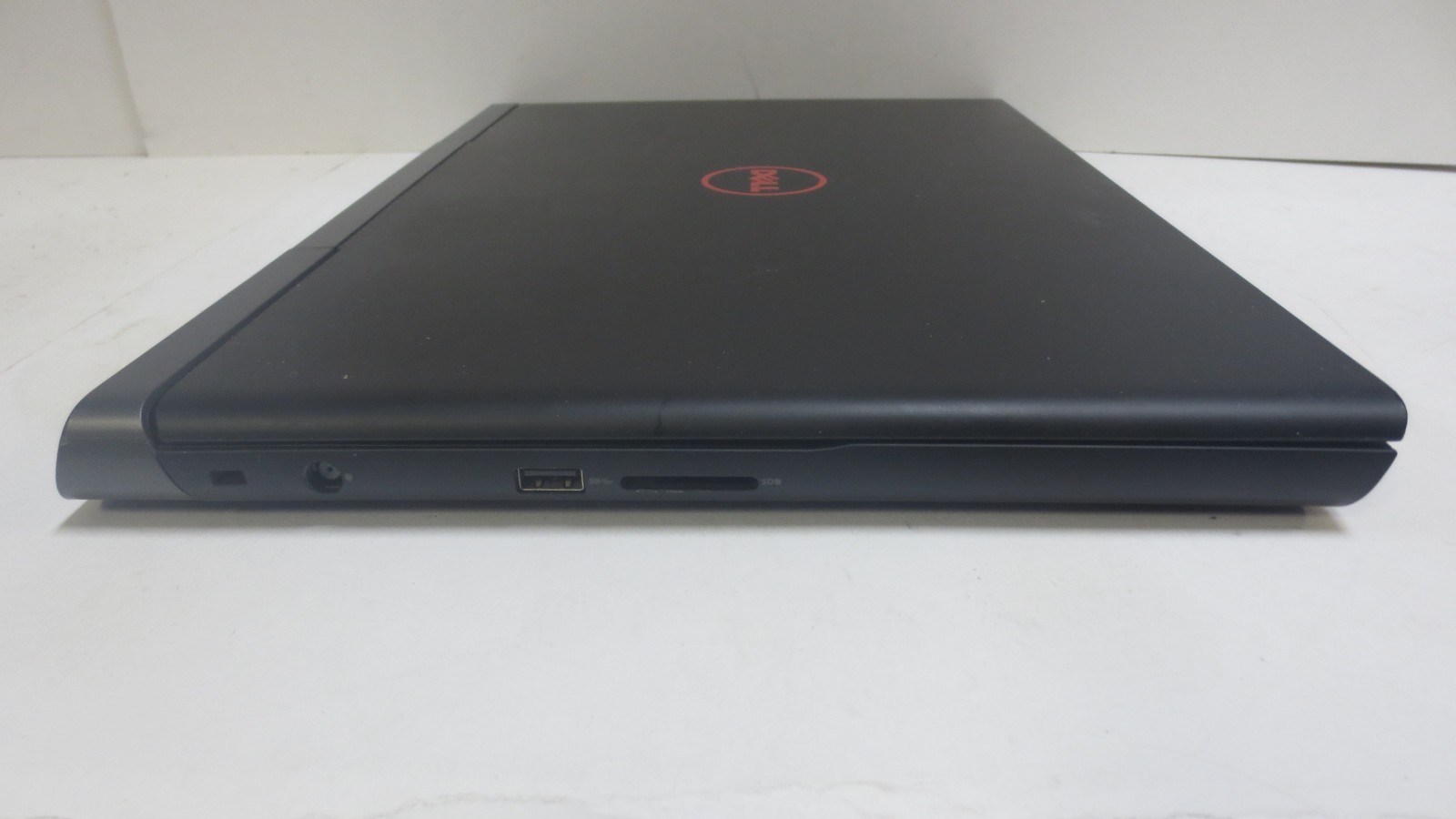 Dell Inspiron 15 Gaming 7567 i5-7300HQ | 8GB RAM | 256GB SSD |GTX1050 | WIN 10