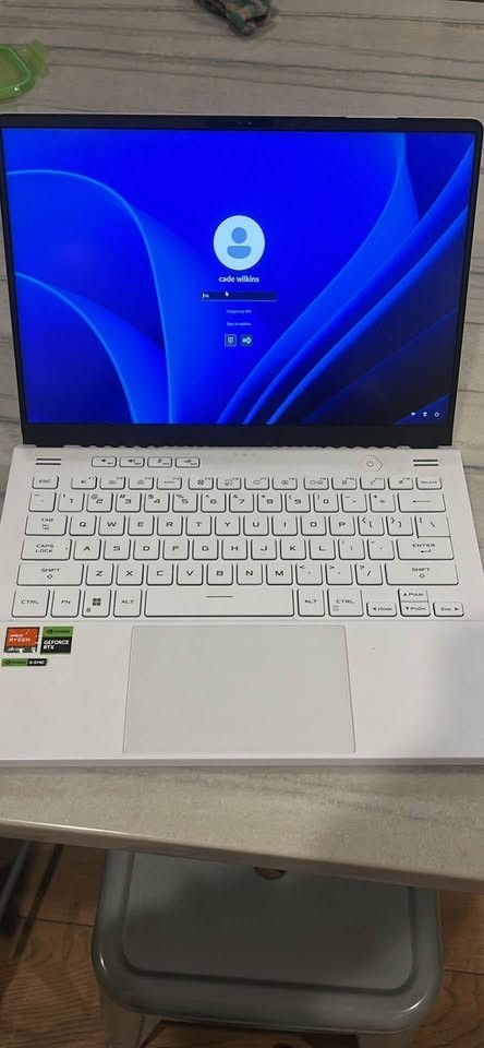 ASUS ROG Zephyrus 14″ (512GB SSD, AMD Ryzen 9 7000 Series, 5.20 GHz, 16GB)…