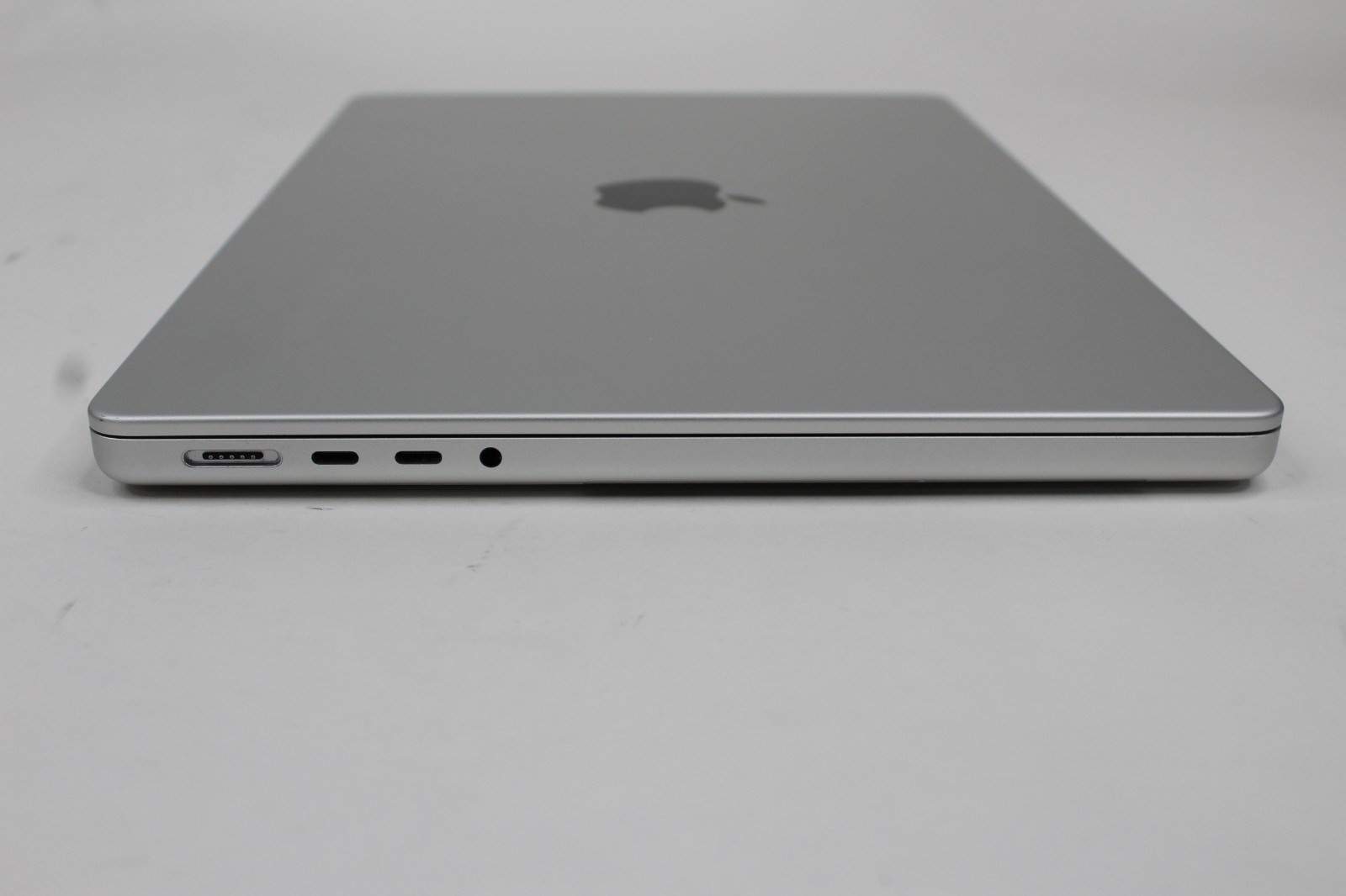 14″ 2021 Apple MacBook Pro A2442, M1 Pro, 1TB/16GB, macOS, Battery Issue