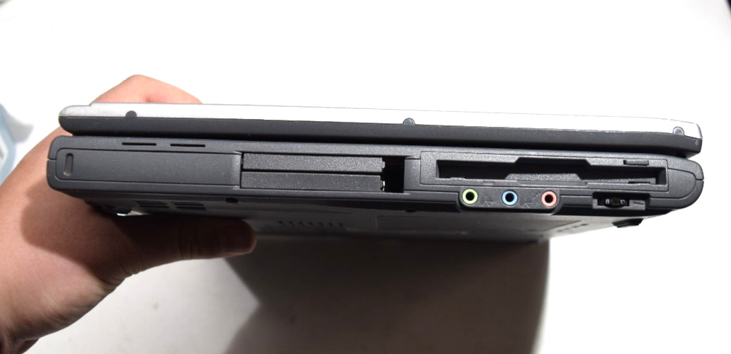Acer TravelMate 230 Laptop 2003 2.0GHz 1GB RAM/60GB HDD/DVD/Floppy/XP SP3