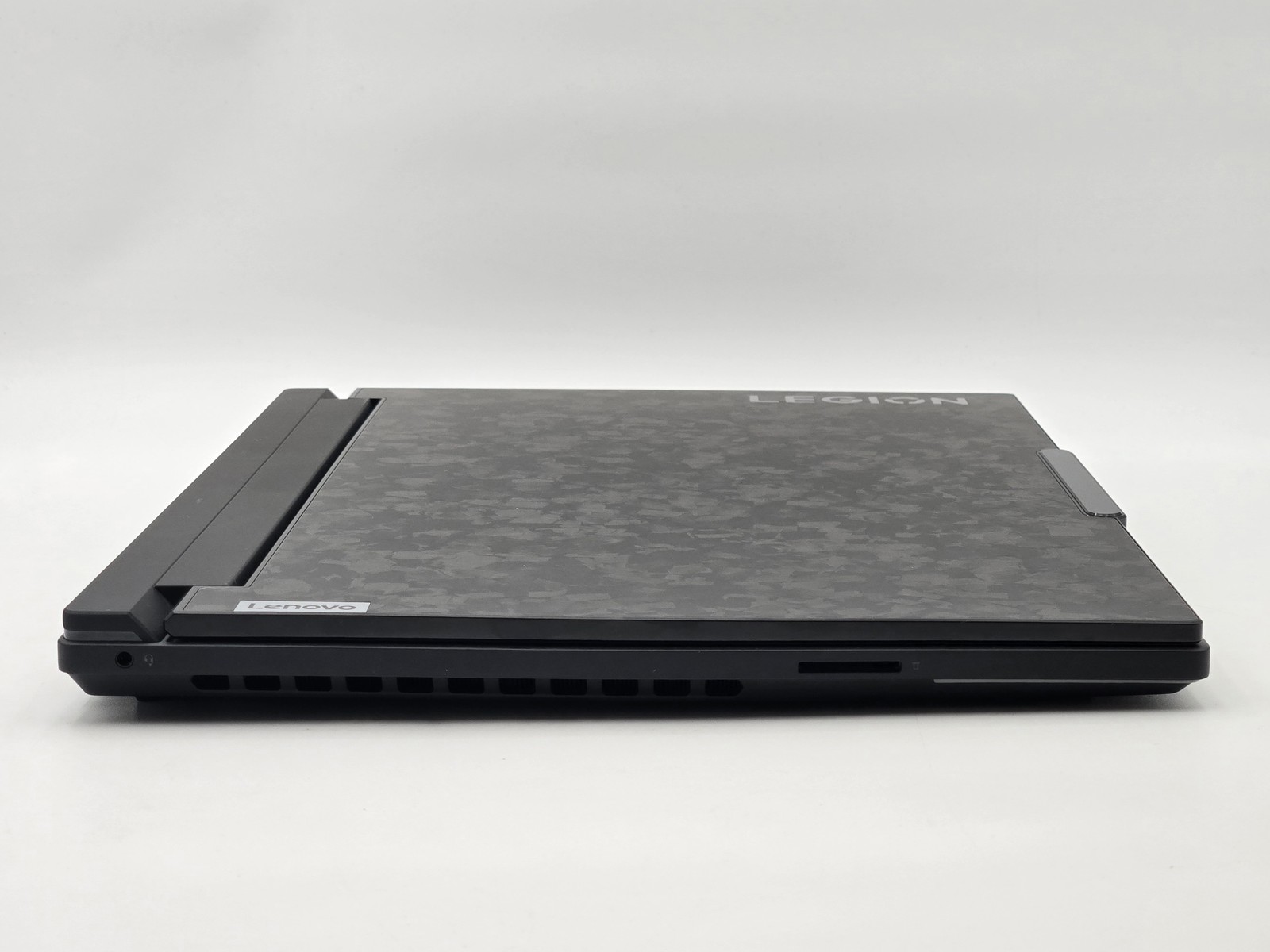 Lenovo Legion 9 16IRX9 16″ 3200 x 2000 I9-14900HX 2TB SSD 32GB W11 GeForce RTX
