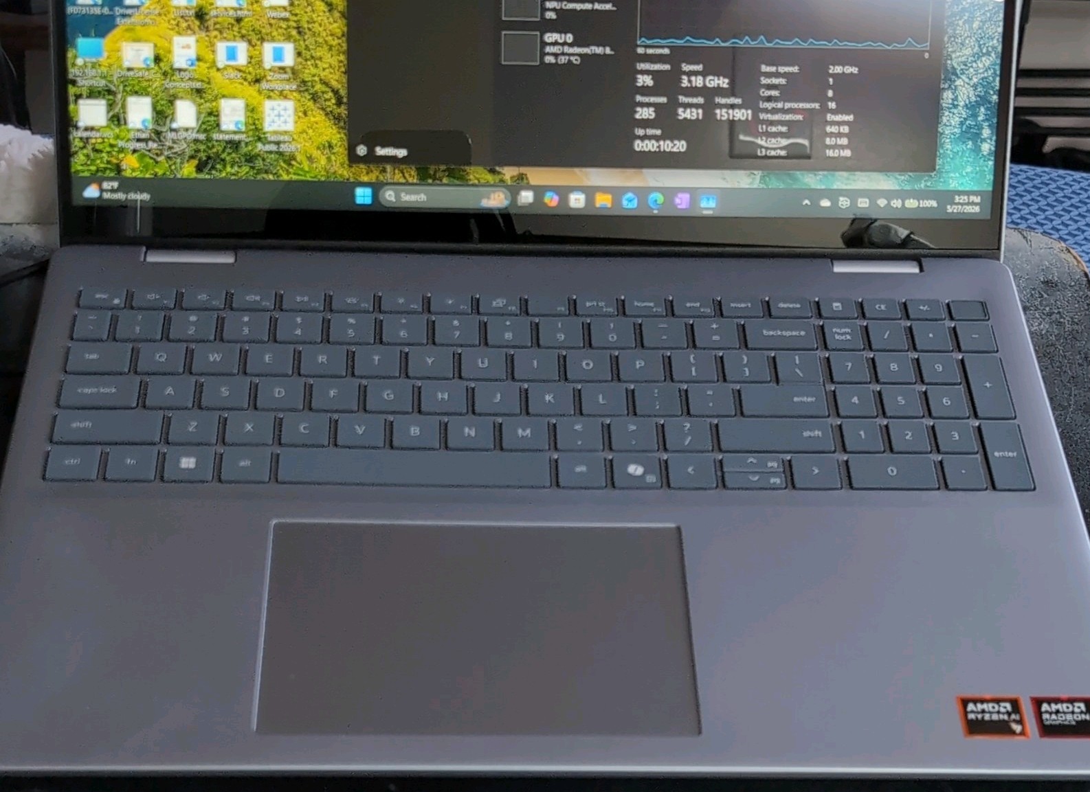 Dell 16 Plus 16″ Ryzen AI 7 350 32GB NVMe SSD Radeon 860M Win 11 Silver