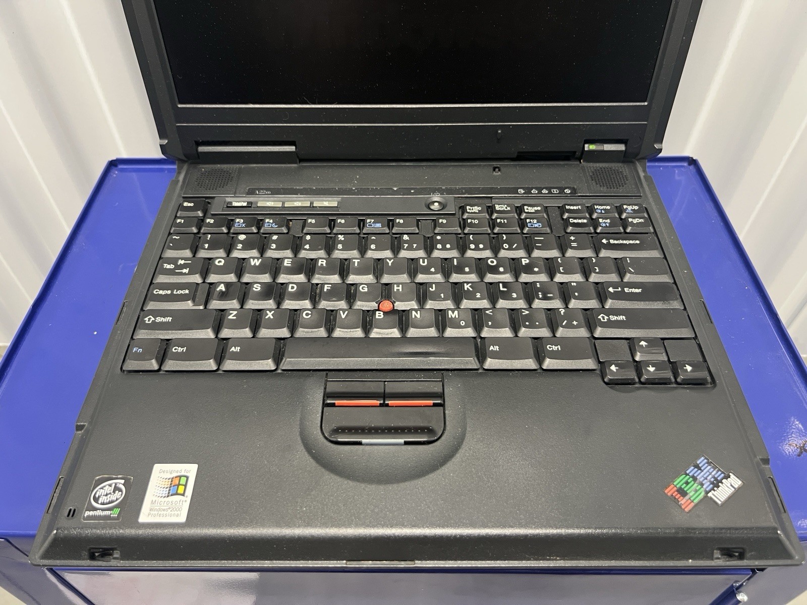 IBM ThinkPad A22M 15″ Laptop Intel Pentium III 256mb 40GB HDD Working