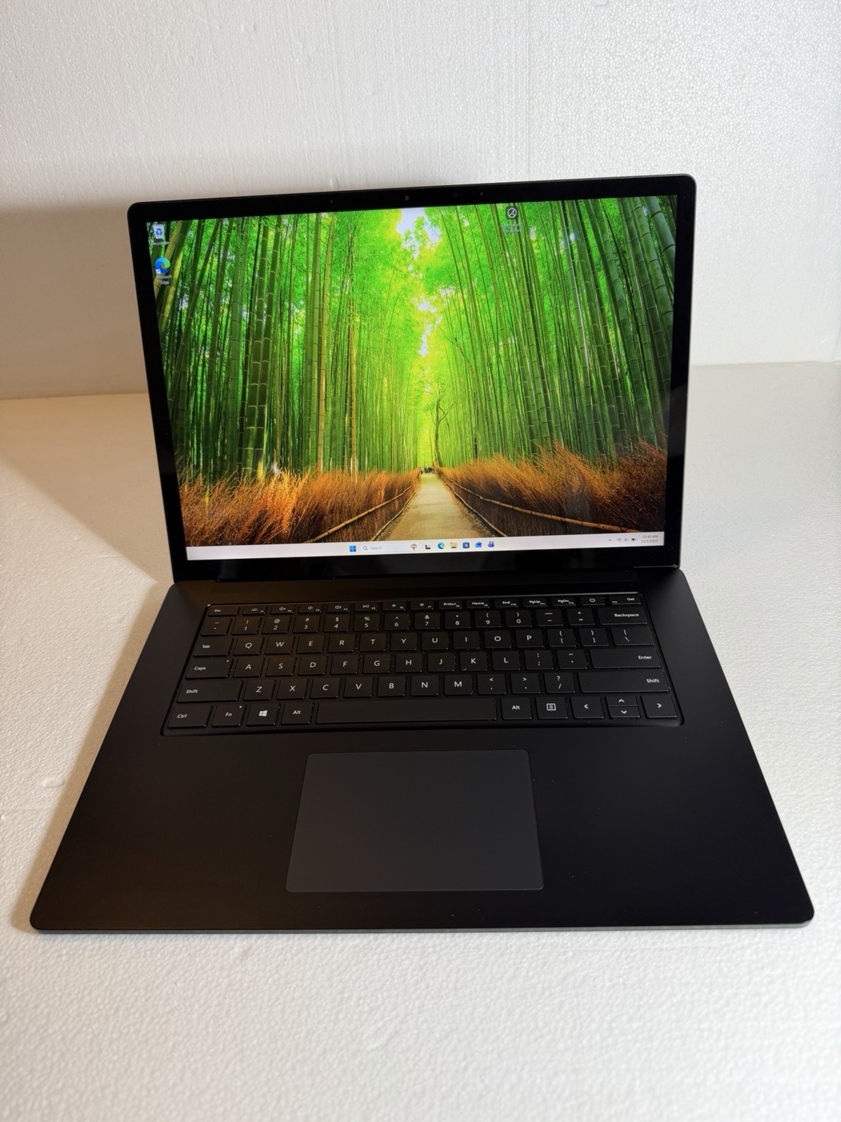 Microsoft Surface Laptop 3 15″ 1872 Core i7 512GB SSD 16GB RAM w/Dock Station