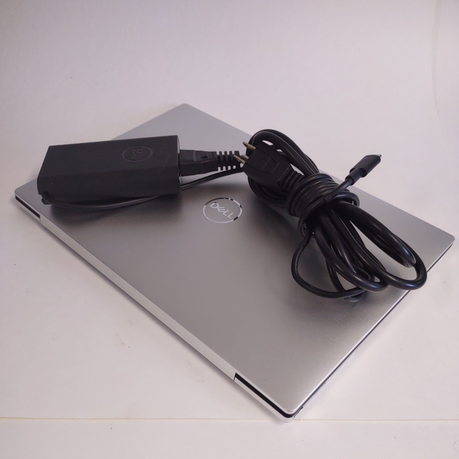 Dell XPS 13 9300 FHD+ 1.0 GHz i5-1035G1 8GB RAM 256GB SSD – Excellent