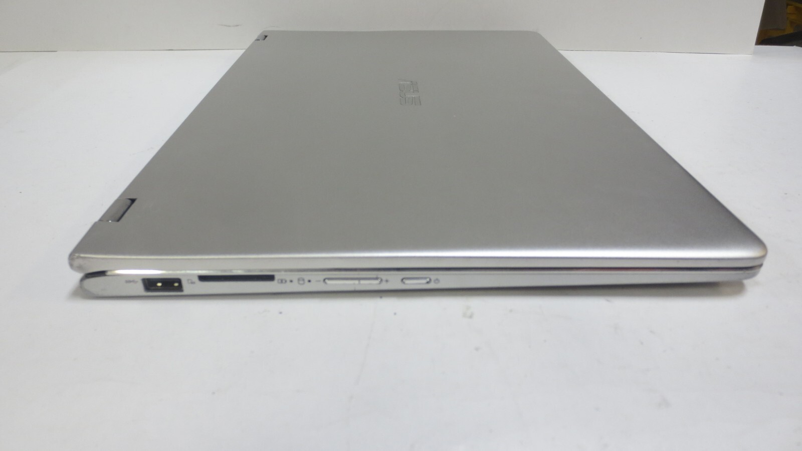 ASUS Q505UA-BI5T7 | INTEL CORE I5-8250U 1.60GHZ | 256GB | 12GB | Win10