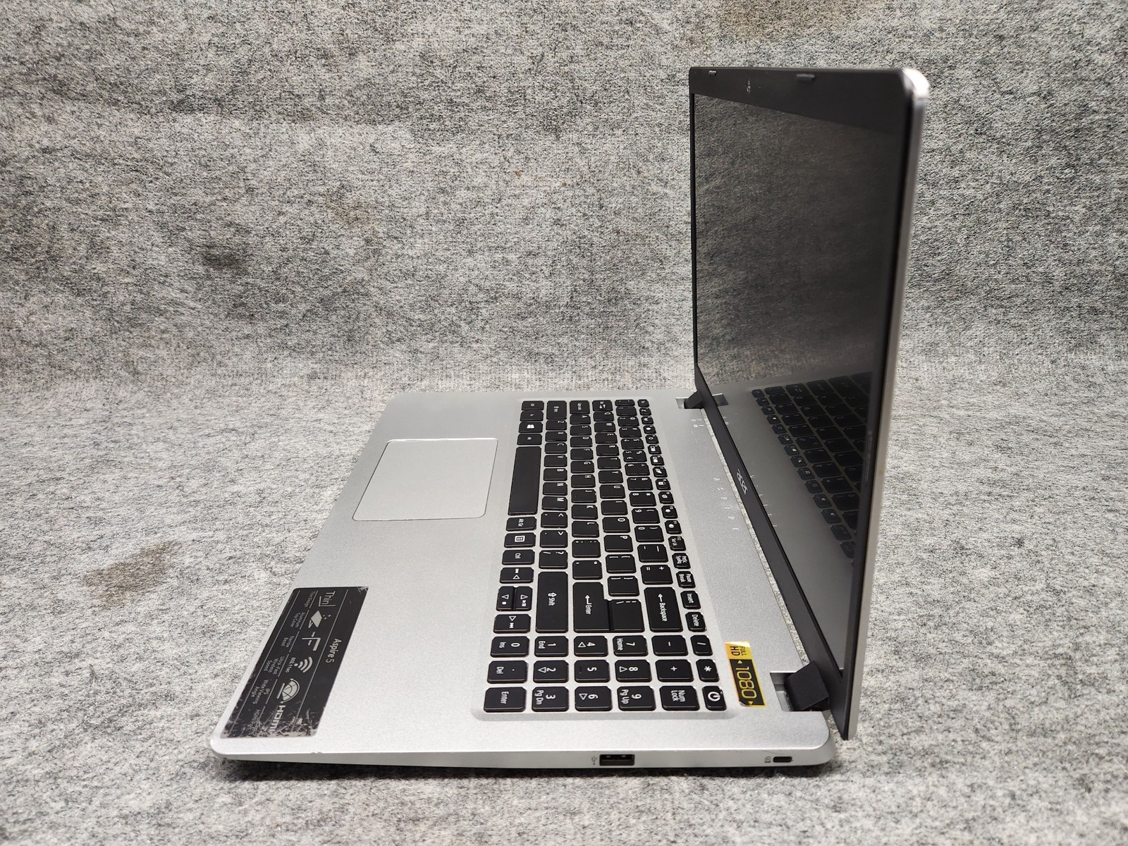 Acer Aspire 5 N19C3 15.6″ Laptop AMD Ryzen 3 3200U 2.6GHz 4GB RAM 128GB SSD