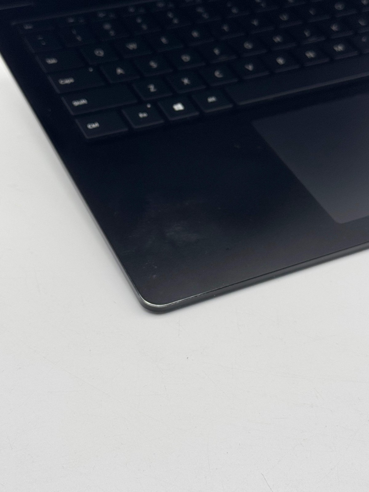 Microsoft Surface Laptop 4 1951 Core i5 11th Gen 8GB 256GB Black For Parts